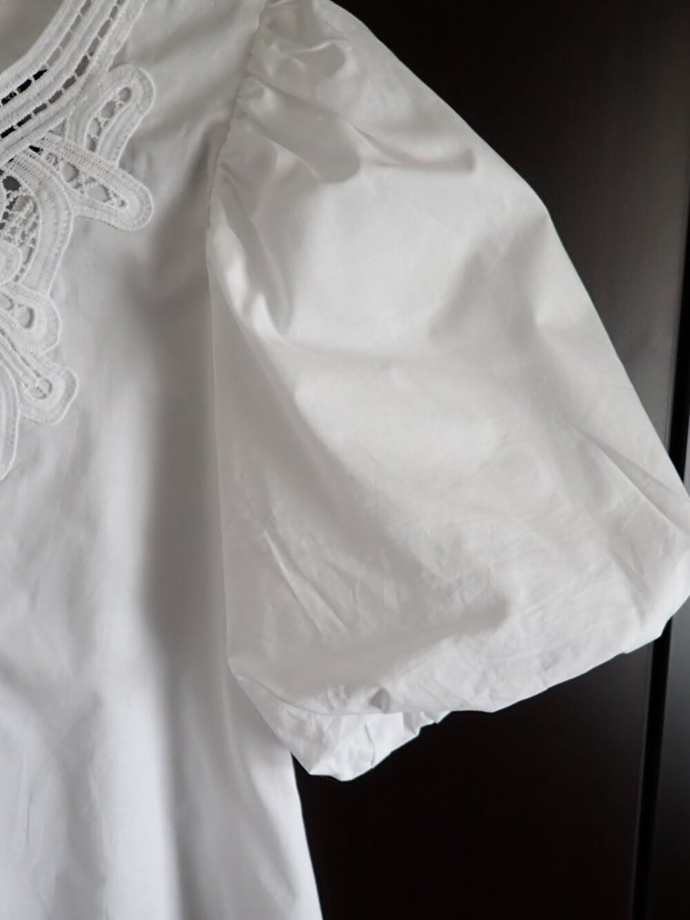 Buffalo David Bitton white cotton embroidered short puff-sleeve blouse - large - Picture 5 of 9